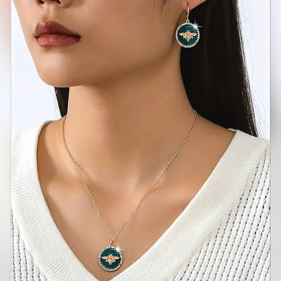 Green, Gold & Bling Bee Jewelry Set - Picture 3 of 3